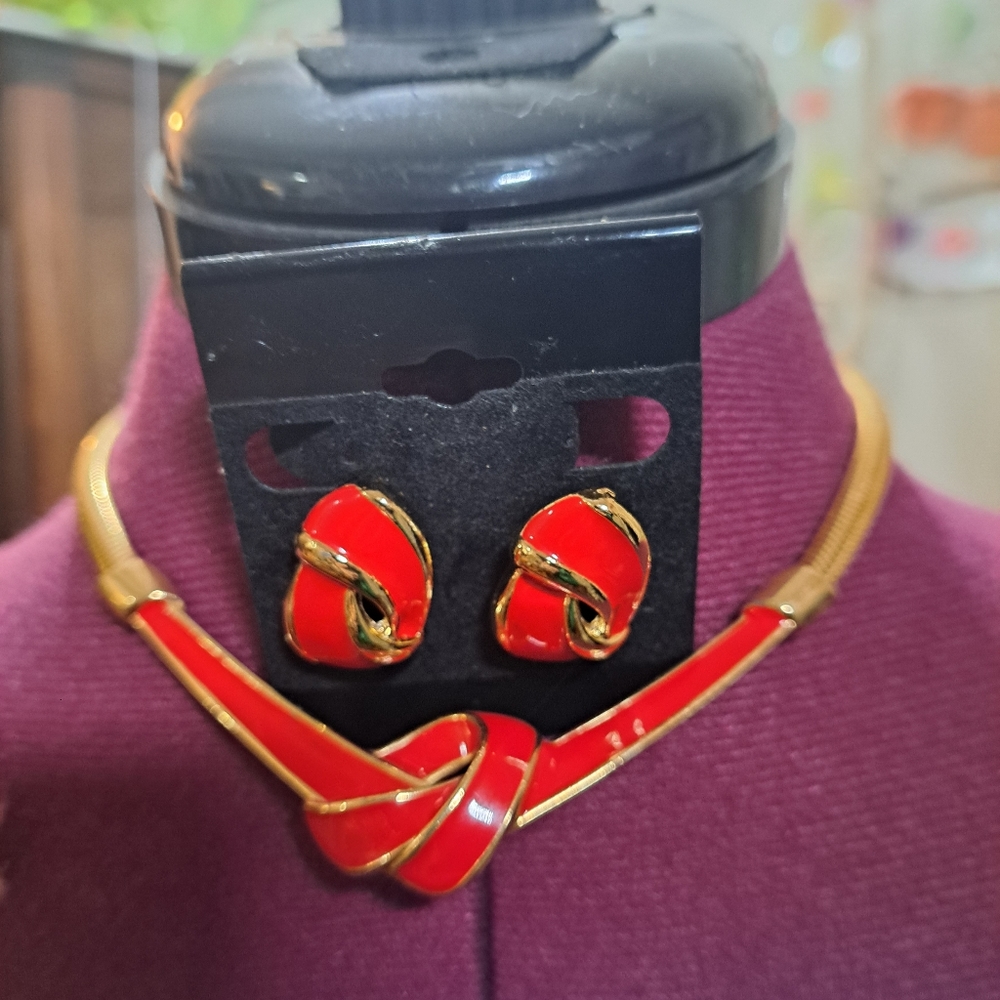 Vintage Red Monet Enamel Nevklace and Earrings